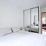 Beautiful Apt In The Middle Of Greenery In Paris