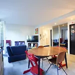 Beautiful Apt In The Middle Of Greenery In Paris