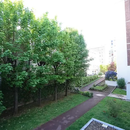 Beautiful Apt In The Middle Of Greenery In Paris Apartment
